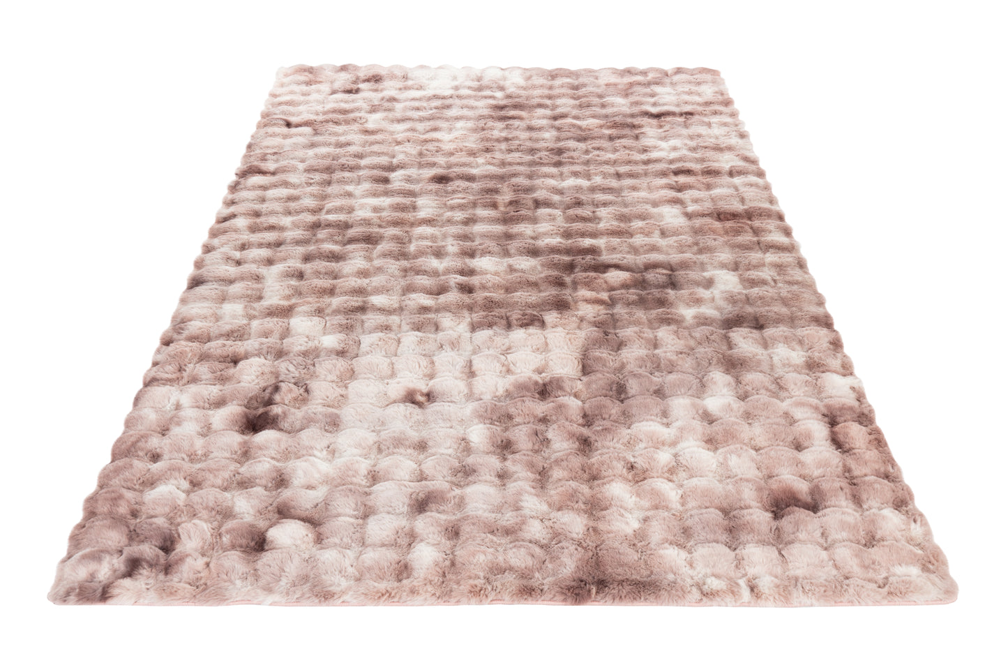 Vooraanzicht van het roze Lalee.Avenue vloerkleed met speelse, golvende structuur.