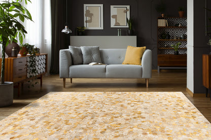 Sfeerbeeld van het Lanvin 1025 vloerkleed in een stijlvolle woonkamer met houten vloer en moderne bank