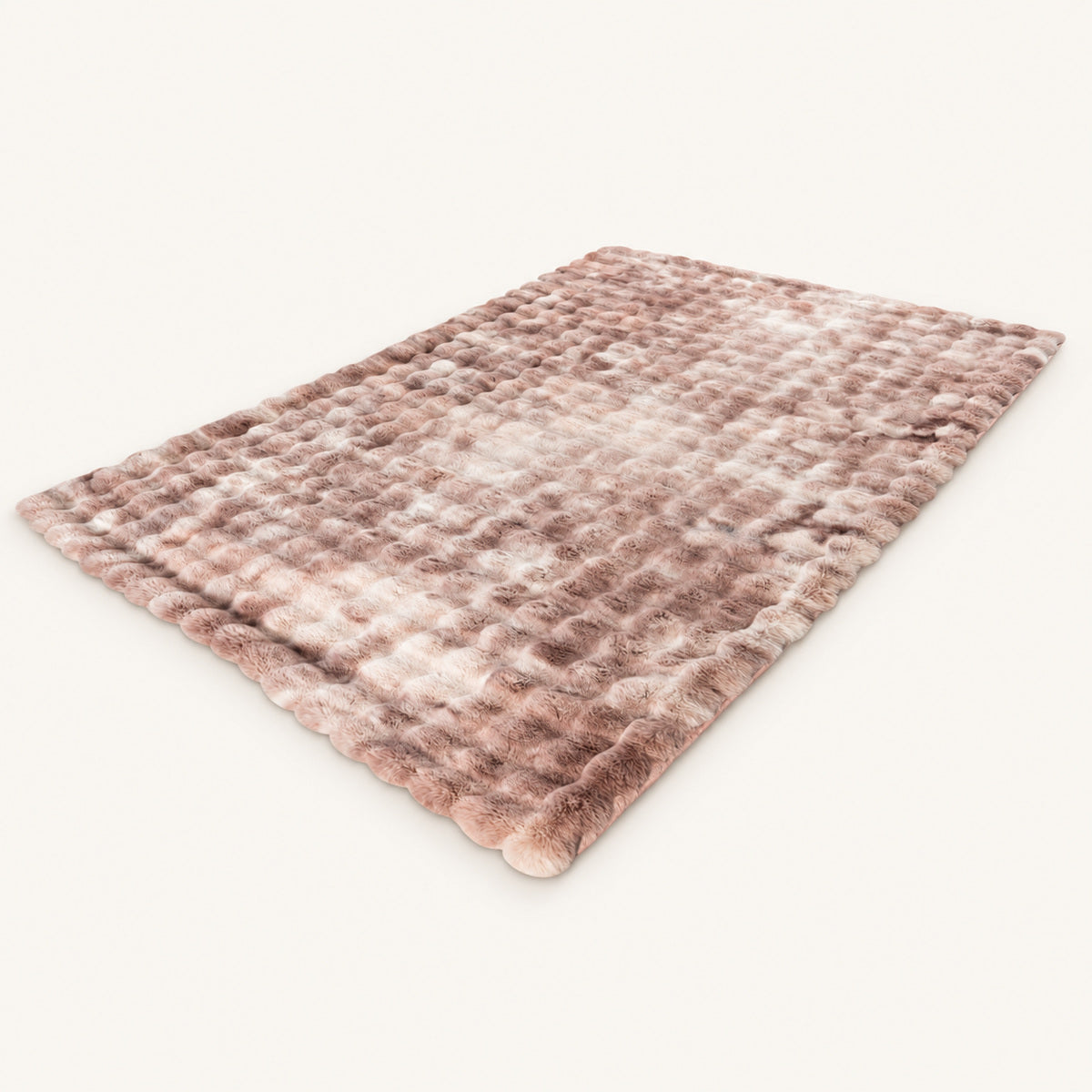 Roze gemêleerd My Camouflage 845 vloerkleed in schuin productaanzicht op een warme beige achtergrond