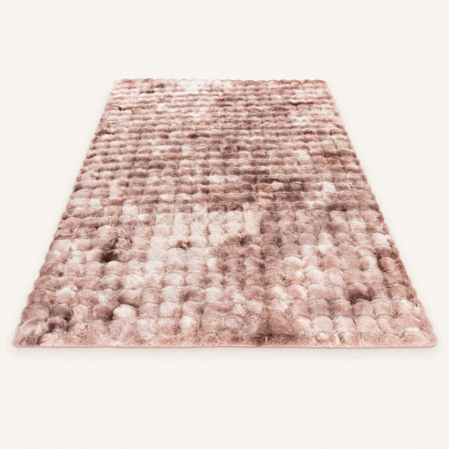 Roze gemêleerd My Camouflage 845 vloerkleed frontaal en volledig zichtbaar op een warme beige achtergrond