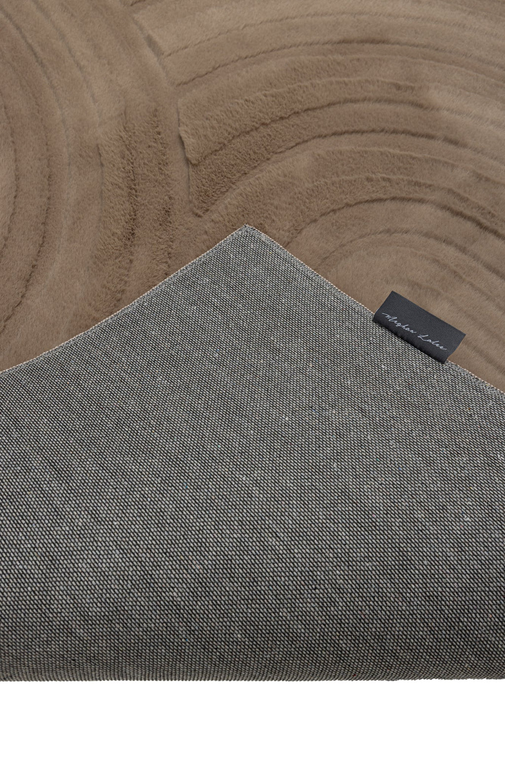 Vloerkleed Interstellar 501 taupe – machinegeweven en zacht - Lalee.Avenue