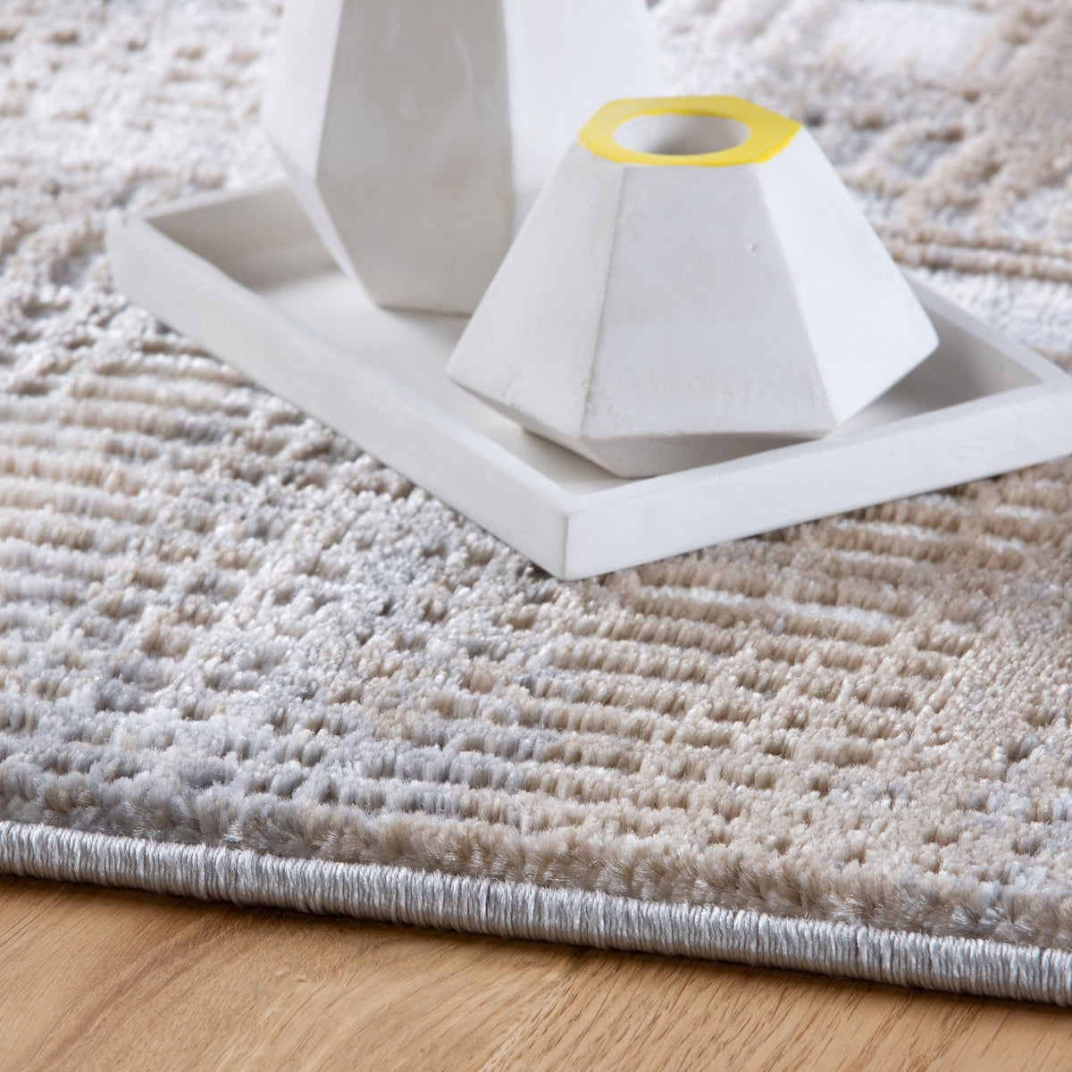 Vloerkleed My Salsa 691 taupe – machinegeweven en zacht - Lalee.Avenue